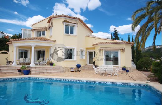 Villa familiale moderne de luxe à vendre à Moraira