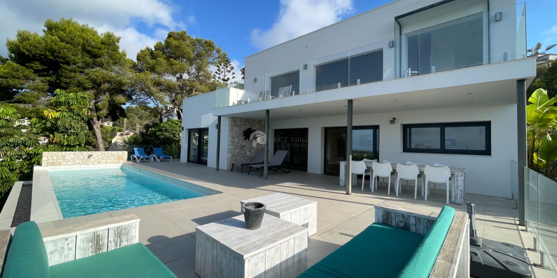 Villa moderne de 4 chambres avec vue sur la mer à vendre