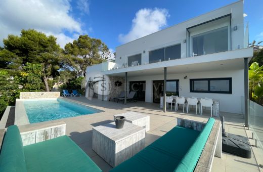 Villa moderne de 4 chambres avec vue sur la mer à vendre